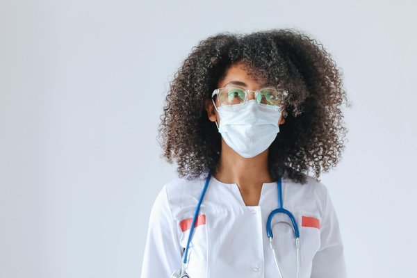 Secrets révélés sur la longévité des seniors : Mythes et vérités incontournables